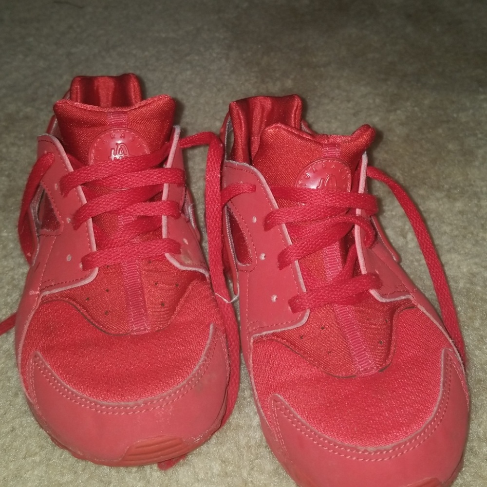 Red huaraches